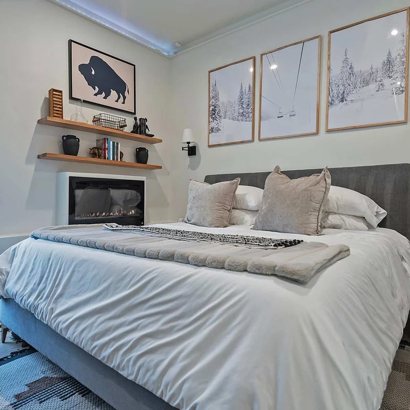 1123 Woodside-STUDIO